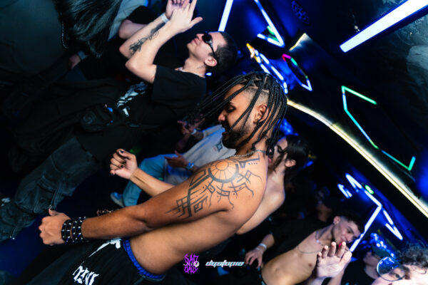 Público na SADBAILE 5# – BRUTALISM — festa da Sad Baile