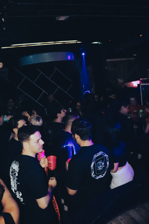 Público na SADBAILE 6# – CURITIBA APOCALIPSE — festa da Sad Baile