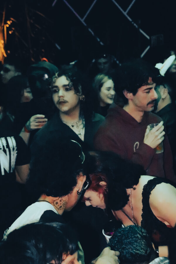 Público na SADBAILE 6# – CURITIBA APOCALIPSE — festa da Sad Baile