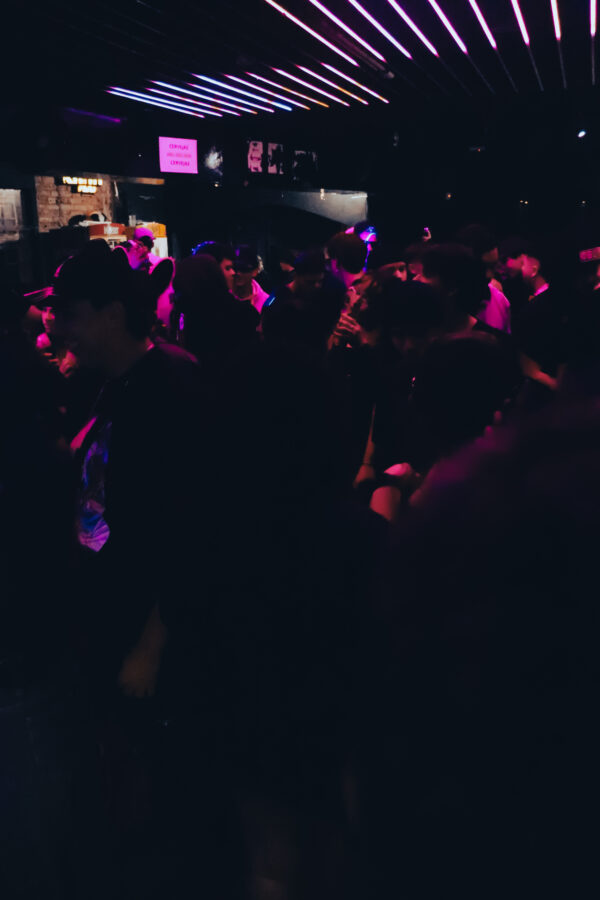Público na SADBAILE 6# – CURITIBA APOCALIPSE — festa da Sad Baile