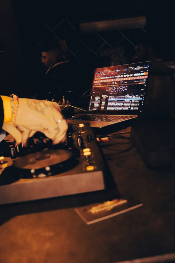 Público na SADBAILE 6# – CURITIBA APOCALIPSE — festa da Sad Baile