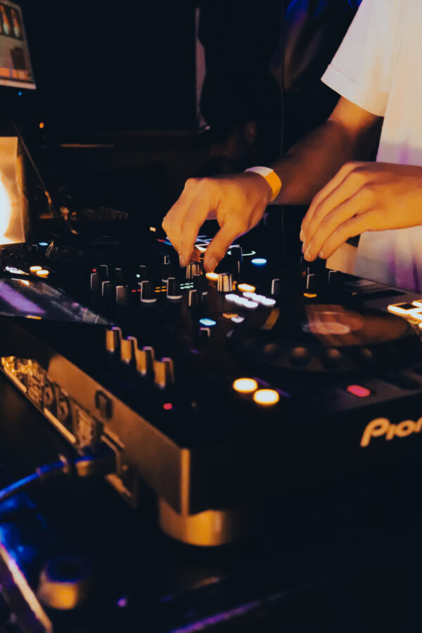Público na SADBAILE 6# – CURITIBA APOCALIPSE — festa da Sad Baile