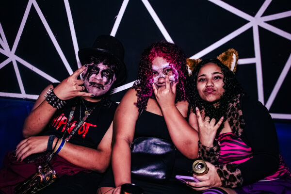 Público na SADBAILE 7# CURITIBA HALLOWEEN — festa da Sad Baile