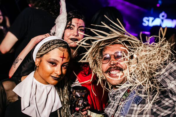Público na SADBAILE 7# CURITIBA HALLOWEEN — festa da Sad Baile