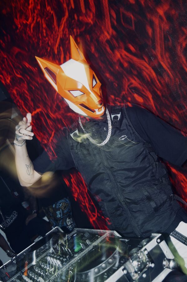 Público na SADBAILE 10# SAO PAULO JOKER ALBUM BY @by.niaxy & @agencia.conectta — festa da Sad Baile
