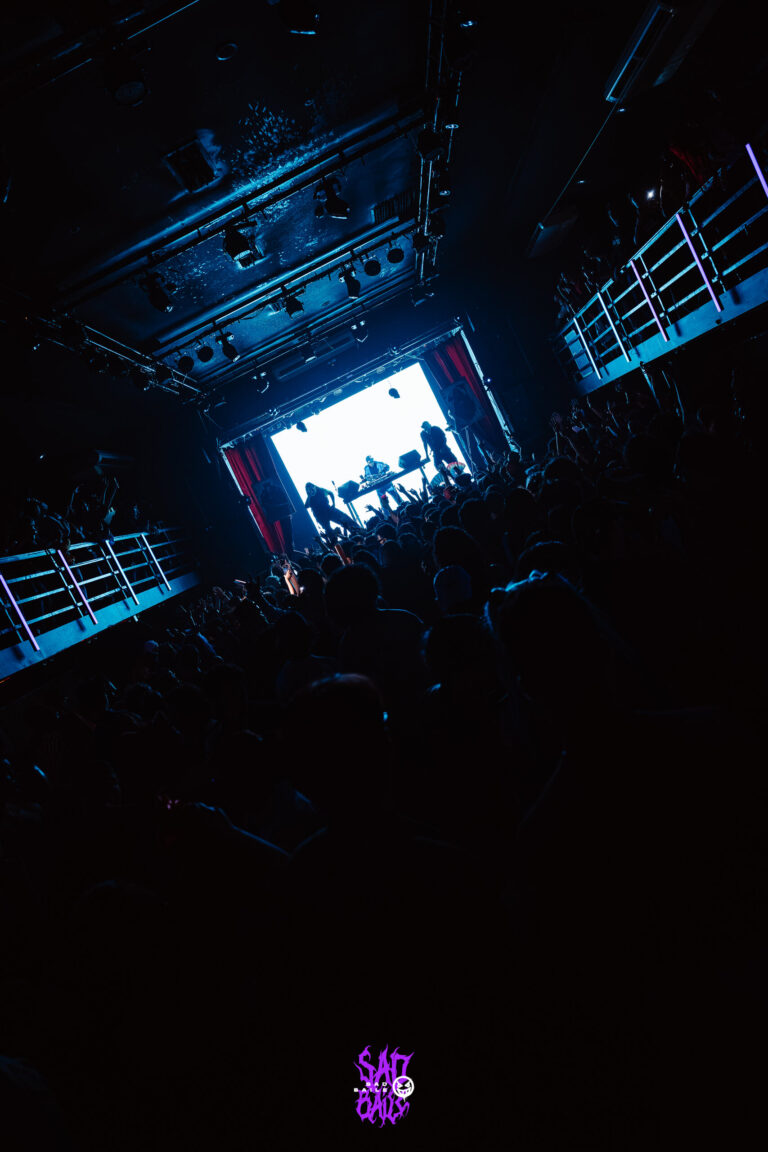 Vista do palco a partir do mezanino — Sad Baile Joker, Halloween em São Paulo, 17/10/2026